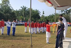 Peringati HUT RI Ke-81, Camat Talo Bertindak  Inspektur Upacara di Lapangan Merdeka Masmambang