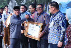   Bank Mandiri Terima Piagam Penghargaan dari Menteri PDT, Konsisten Akselerasi Ekonomi Masyarakat Desa