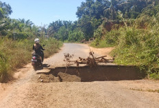 Jalan Menuju Pasar Sembayat Seluma Sudah 4 Bulan Amblas, Belum Diperbaiki