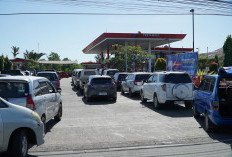  Panic Buying, Warga Antri  BBM  di SPBU Bengkulu, Pertamina Pastikan Stok Aman