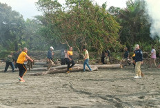 Jajaran Polres Seluma Gelar Aksi Bersih Pantai