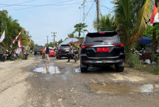   Warga Pasar Seluma Keluhkan Jalan Provinsi Rusak Parah, Tak Juga Dibangun