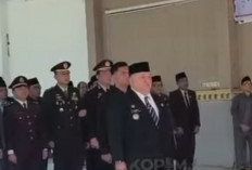   Bupati Rifai Pimpin Pembubaran Paskibraka Bengkulu Selatan 2025, Apresiasi Dedikasi Pengibar Merah Putih HUT
