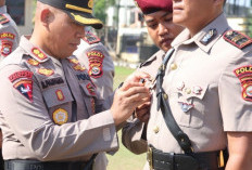  4 Kasat dan 2 Kasi di Polres Seluma Sertijab, Kapolres Minta yang Baru Segera Bekerja